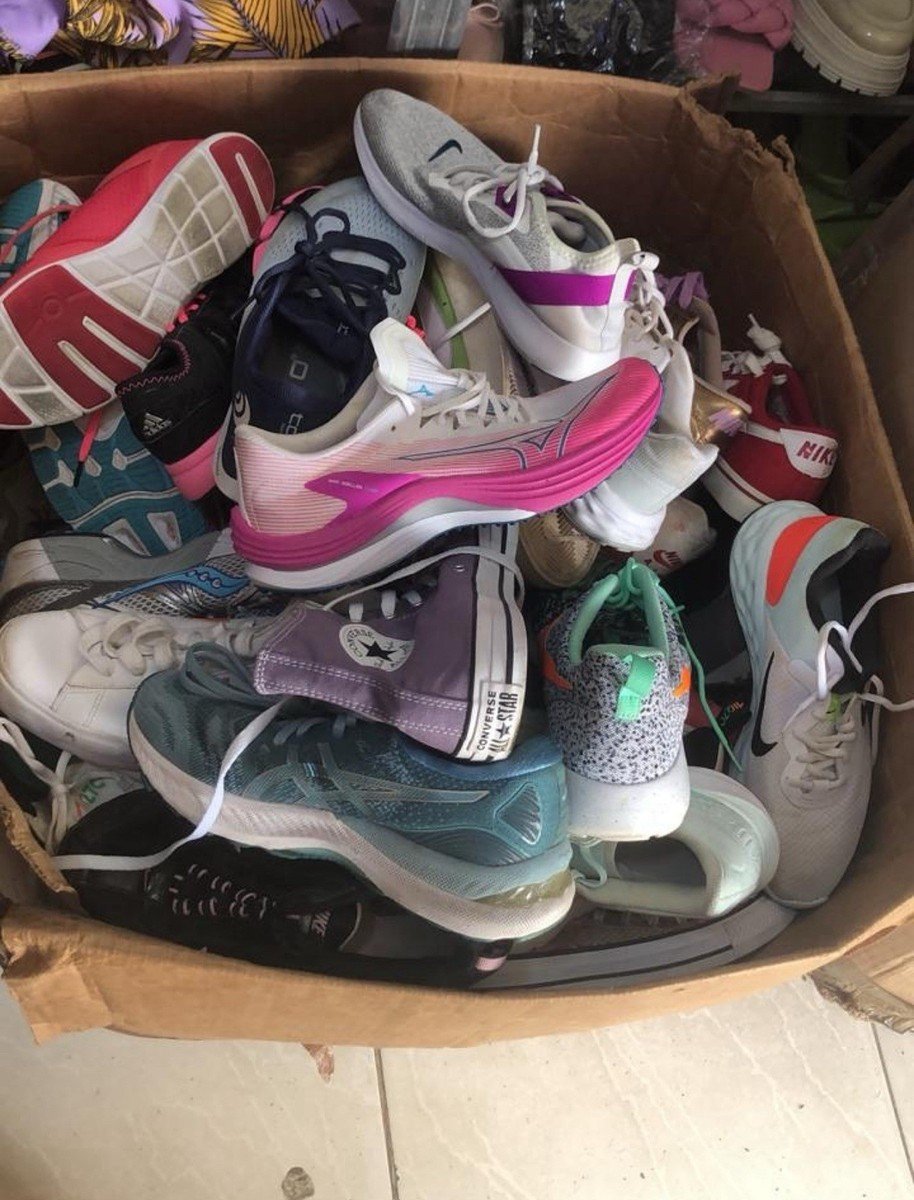 Used sneakers - Image 3